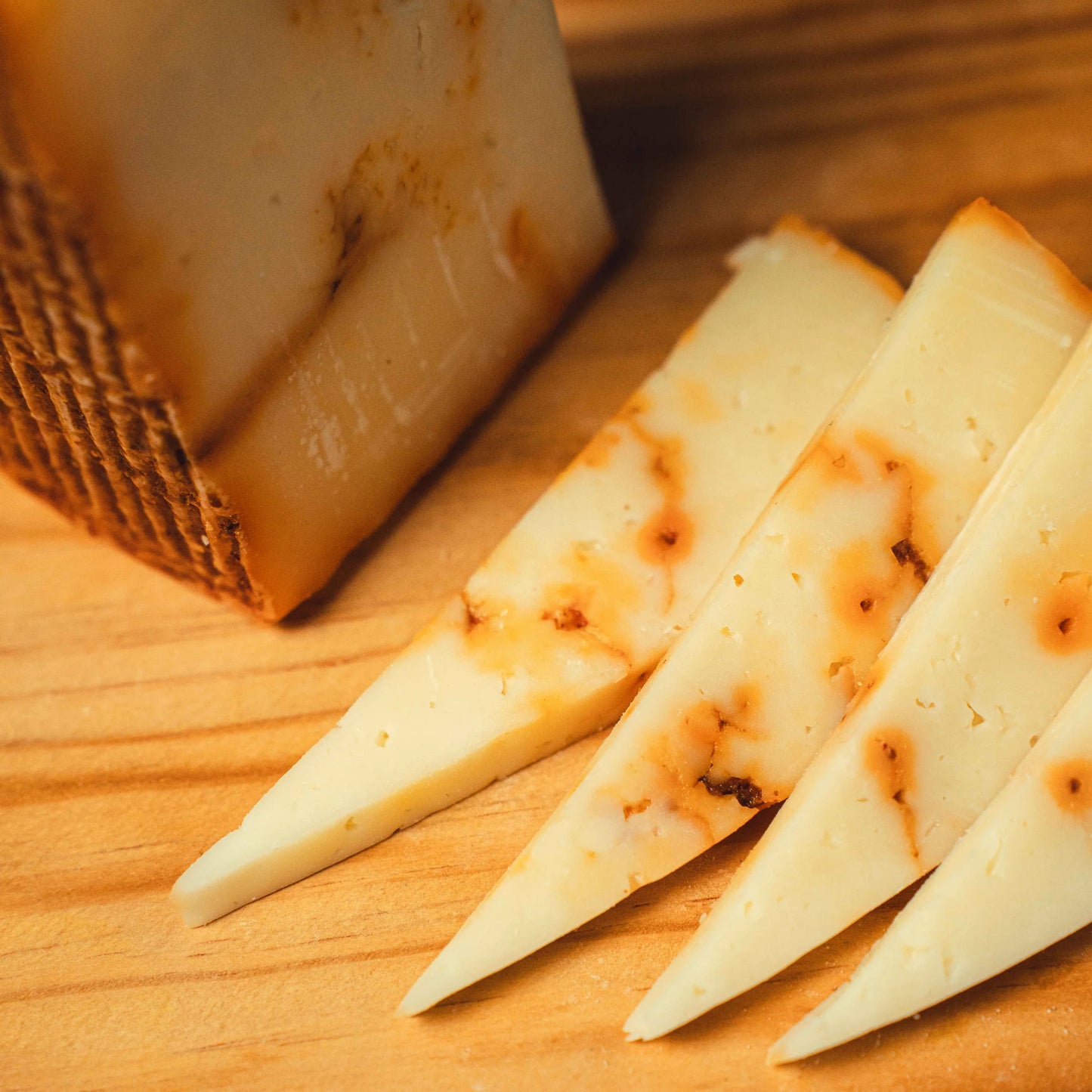 Sheep’s Milk Cheese with Cayenne +/- 200 g