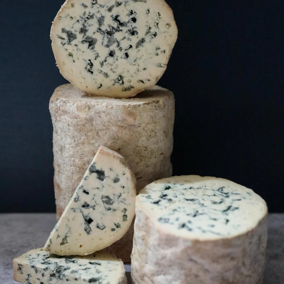Fourme d'Ambert AOP – Elegant French Blue Cheese from Auvergne, ±200 g